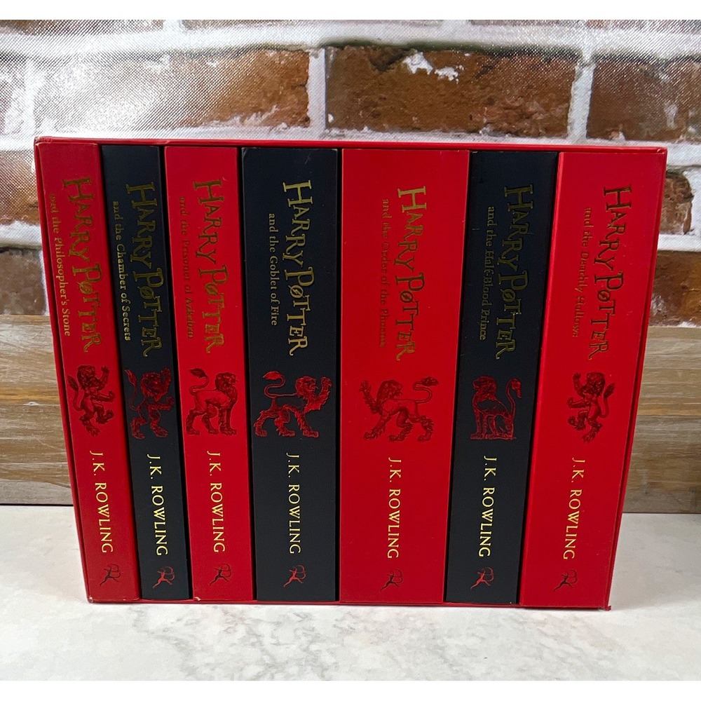 J.K. Rowling Harry Potter Hogwarts House Gryffindor Edition Box Set Bloomsbury